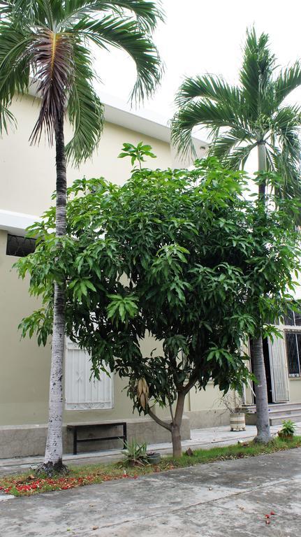 Urdesa Suites Hotel Guayaquil Exterior photo