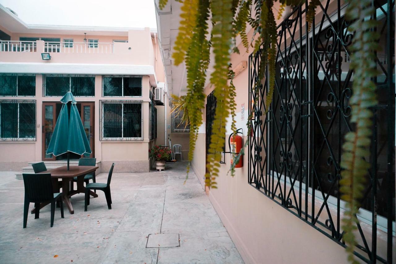 Urdesa Suites Hotel Guayaquil Exterior photo